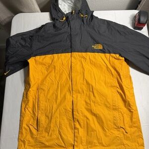 The North Face Jacket Mens Medium Yellow Dryvent Stowable Full Zip Hooded Rain